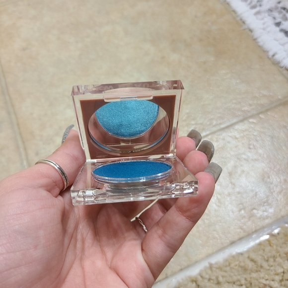 NEW KKW Beauty Flashing Lights Pressed Powder in Bands turquoise blue - Picture 10 of 16